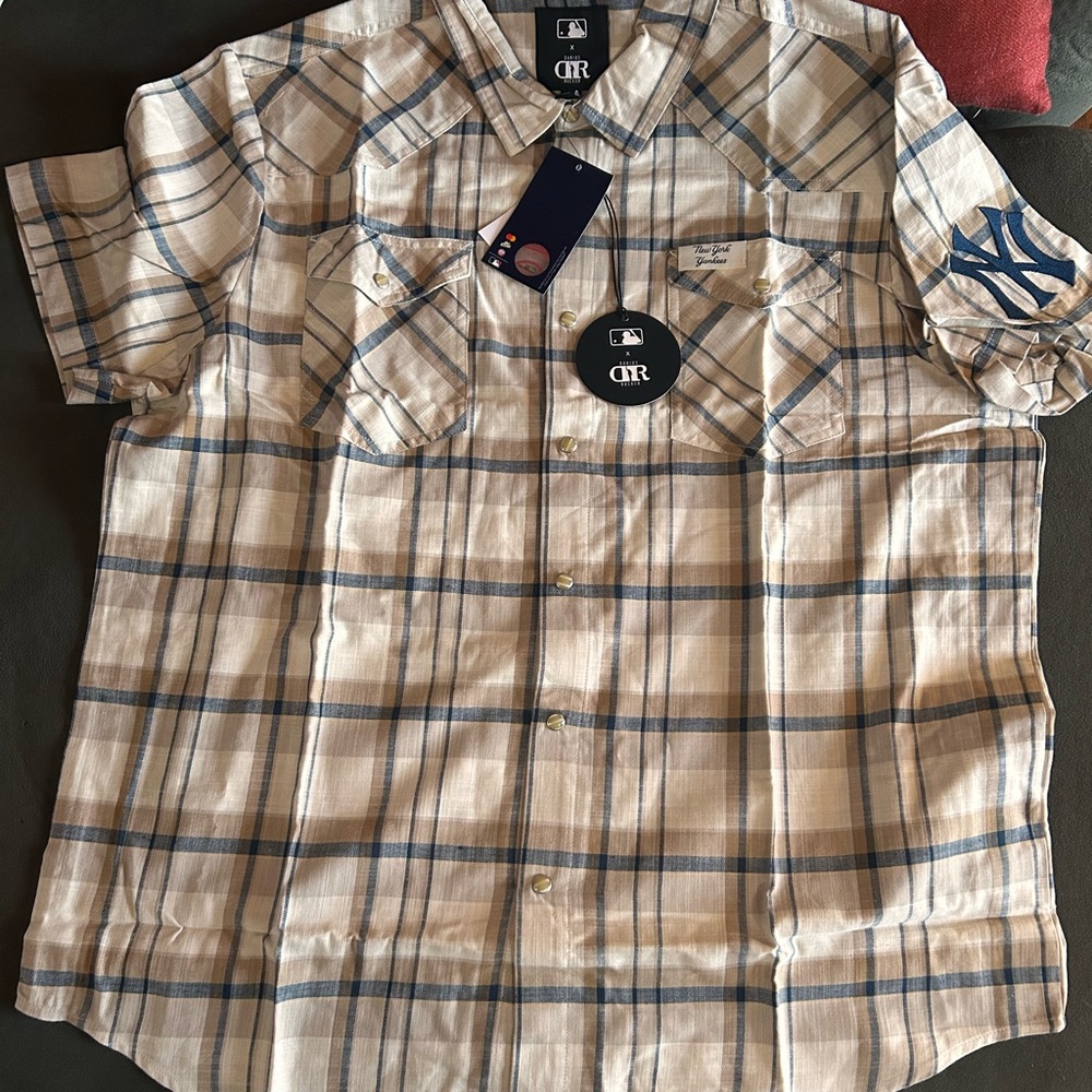 New York Yankee men’s button down shirt